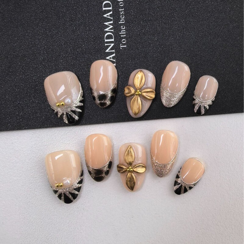 TW cross-border exclusive supply of handmade nude French leopard print manicure with three-dimensional metal flowers, short nail patches TW cross-border exclusive supply of handmade nude French leopard print manicure with three-dimensional metal flowers, short nail patches