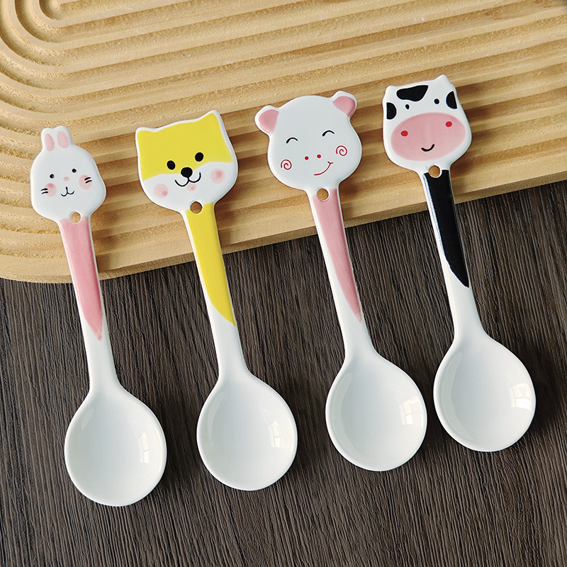 Inswind de alto valor facial lindo dibujo animado cuchara de mango largo cuchara de bebés cuchara de cerámica casera cuchara de café creativa