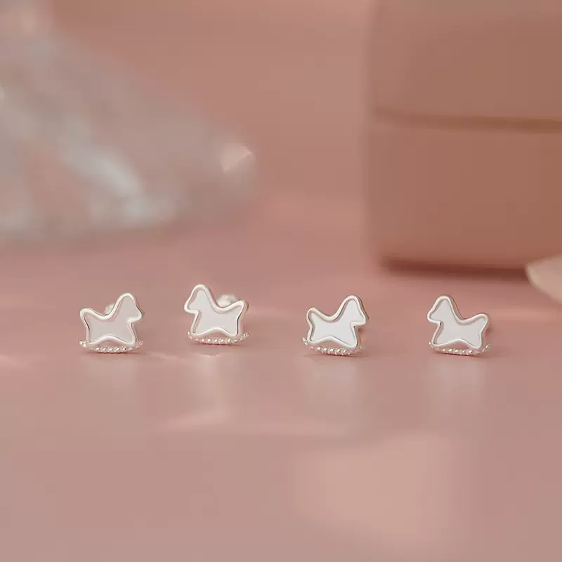 雍程S999足银木马螺丝耳钉个性简约甜美独特童趣可爱文艺耳饰代发