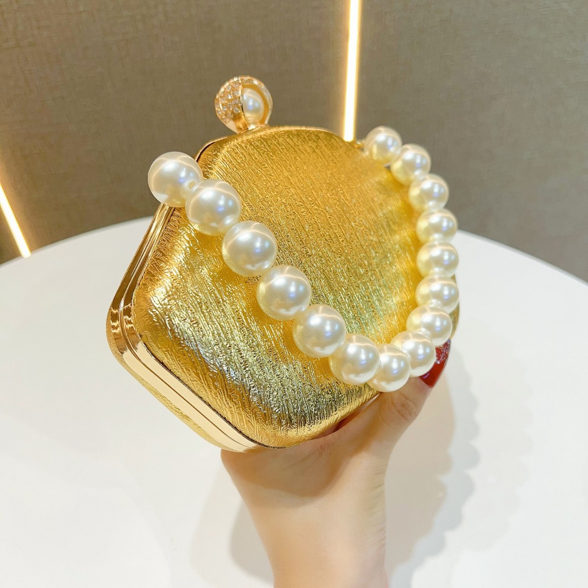 Pochette de soirée élégante avec perles pour banquet et gala_voghion.com