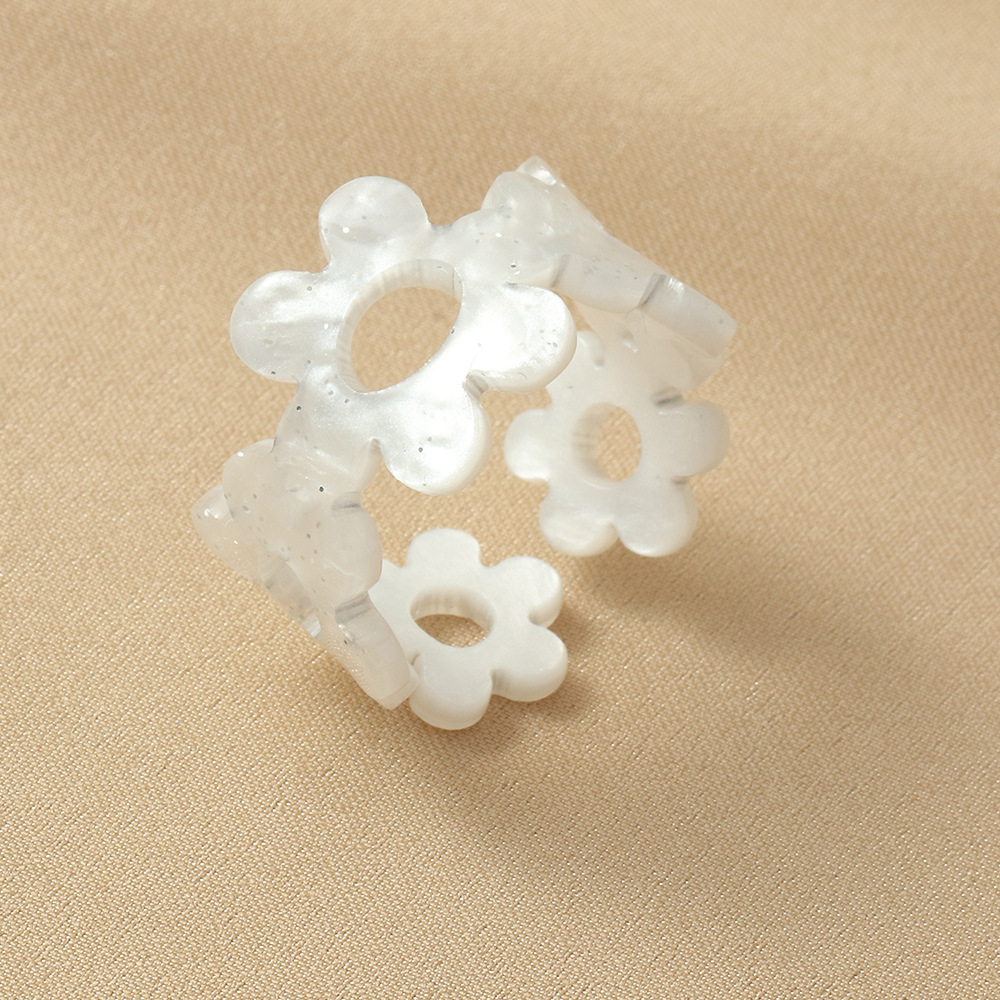 Simple Hollow Candy Color Flower Acrylic Ring Wholesale Nihaojewelry display picture 6