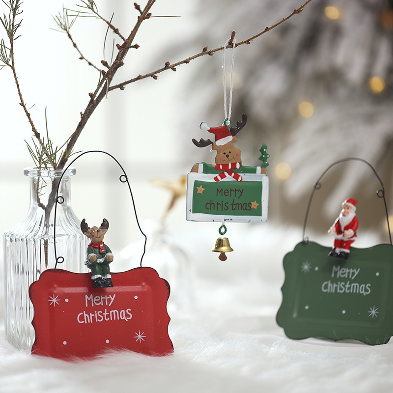 Nuevos productos transfronterizos mini hierro forjado Feliz Navidad etiquetas decoraciones de Navidad puertas colgando árboles colgando props
