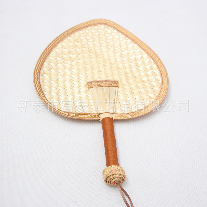 包边心形麦秆扇