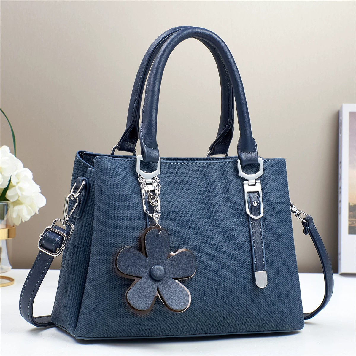 Однолямочная сумка? Wait: One-shoulder bag translates to