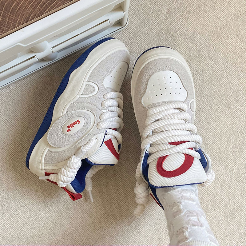 Yuanbo 2023 verano nuevos deportes zapatillas de las mujeres nicho original diseño versátil plataforma casual zapatos blancos