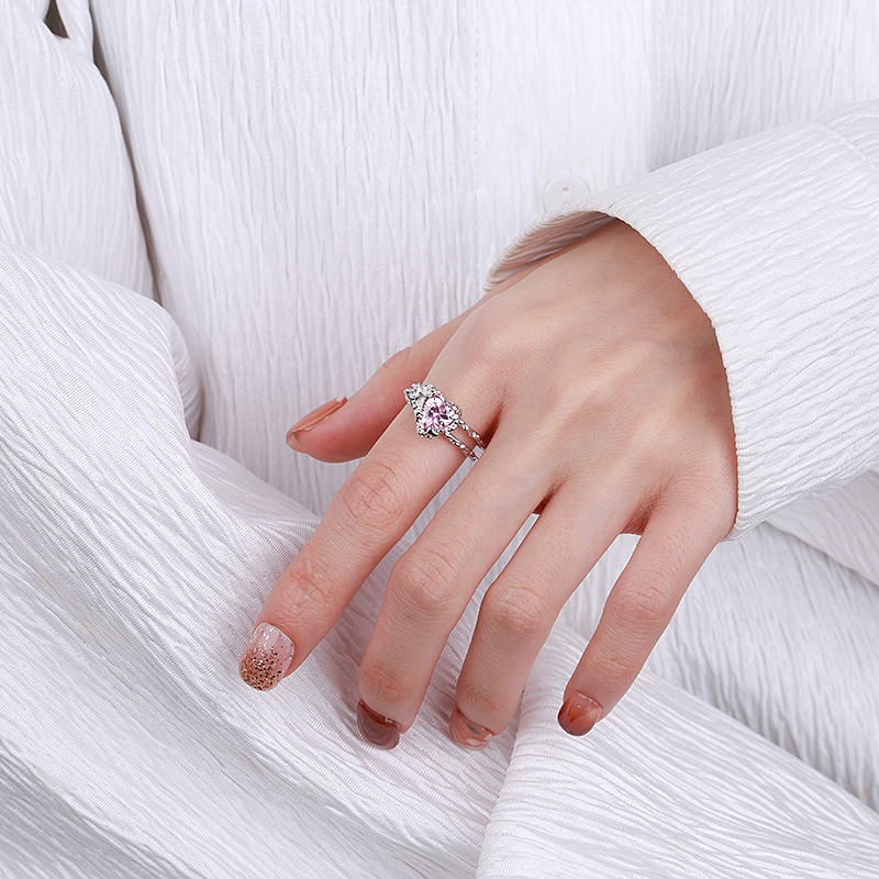One size ring with zircon