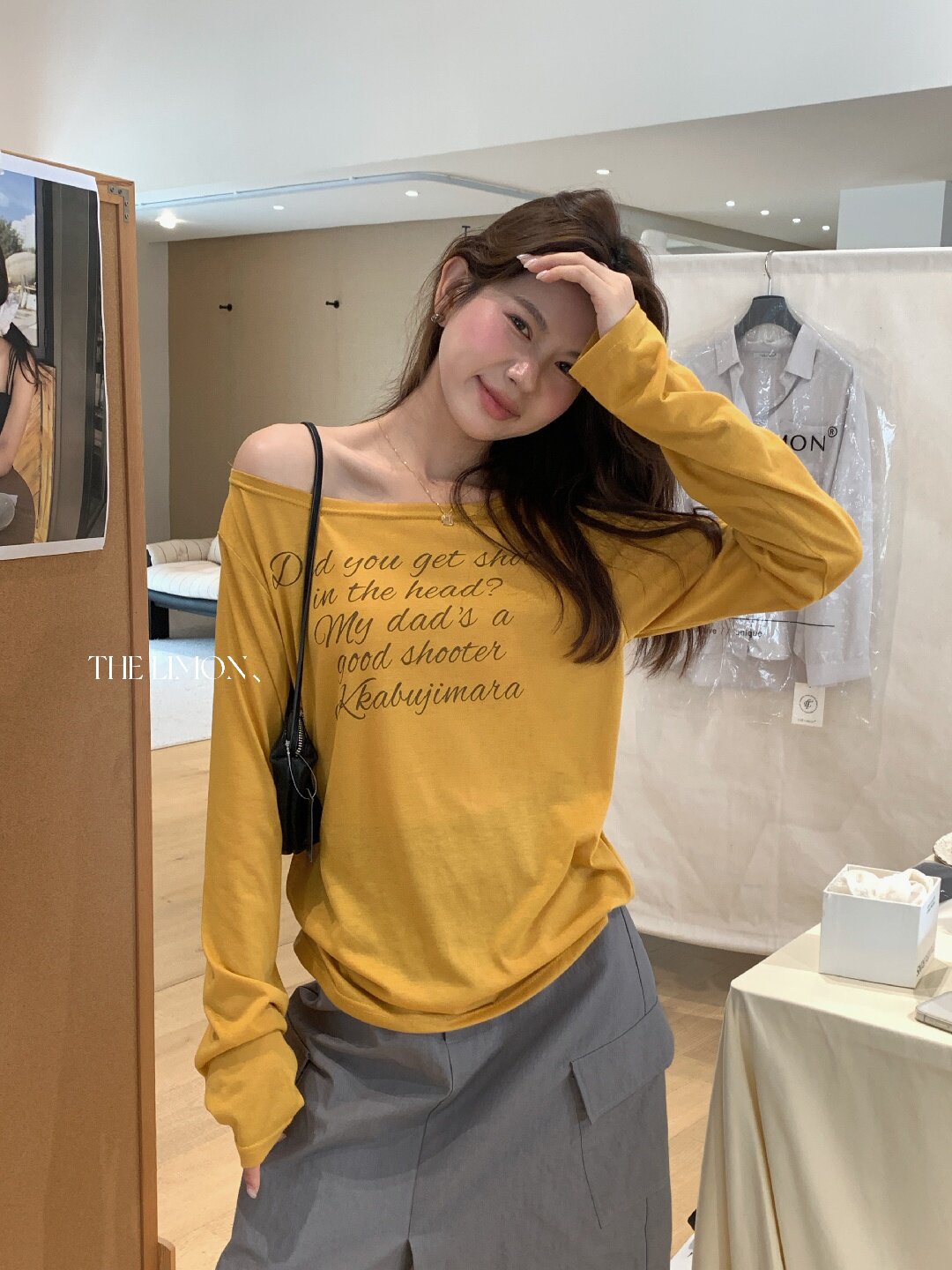 Áo thun nữ tay dài cổ tròn in chữ, phong cách Hàn Quốc, chất liệu cotton thoáng mát — màu đen, màu trắng, màu xám, màu vàng chi tiết 41