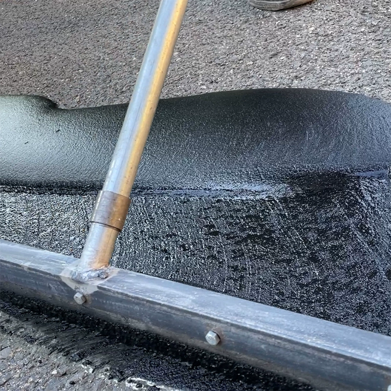 Асфальтовый дорожный мусор, галька, грубые поры, ремонт крупного тонкого слоя, одноразовая формовка строительных материалов при нормальной температуре.
