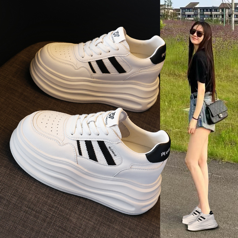 Giày sneaker nữ đế dày tăng chiều cao phong cách thời trang dễ phối đồ — Màu đỏ be