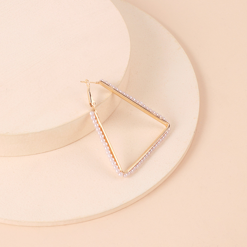 4g Weight Earrings Classification Wedding, Travel Occasion Women'S Gender Gold Color Fashion Geometric Triangle Pearl Alloy Earrings Wholesale 6