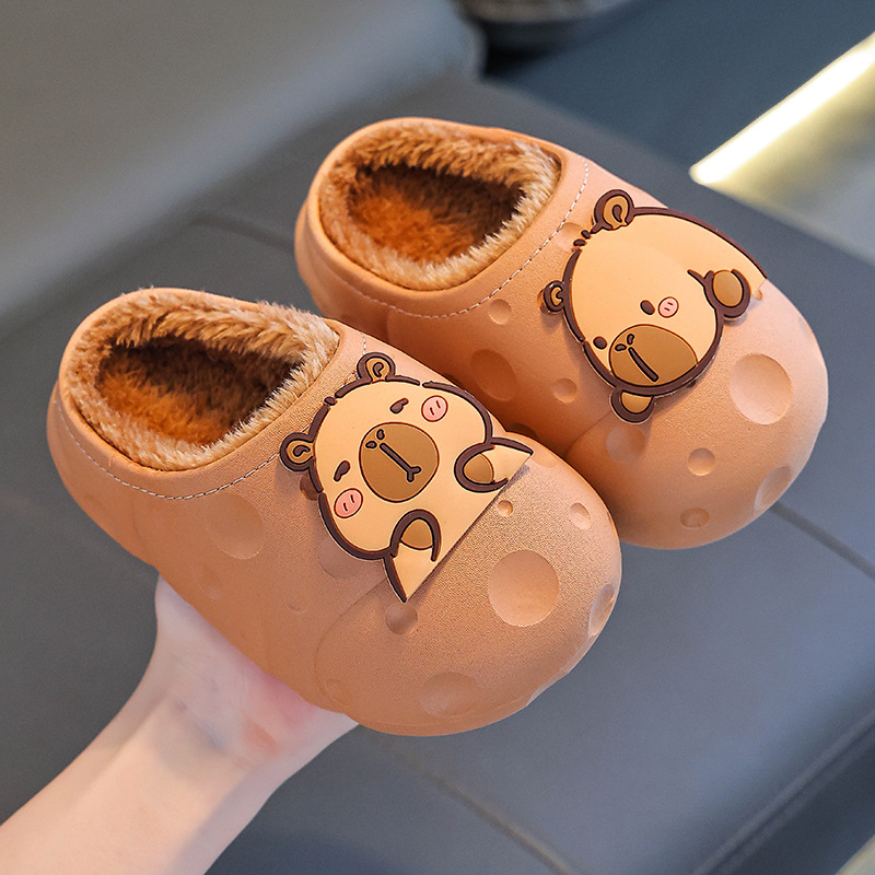 Capibara otoño y invierno zapatillas de algodón para niños, niños, niñas y niñas, calentamiento, terciopelo impermeable, bolsas de tacones de algodón para niños y niños.