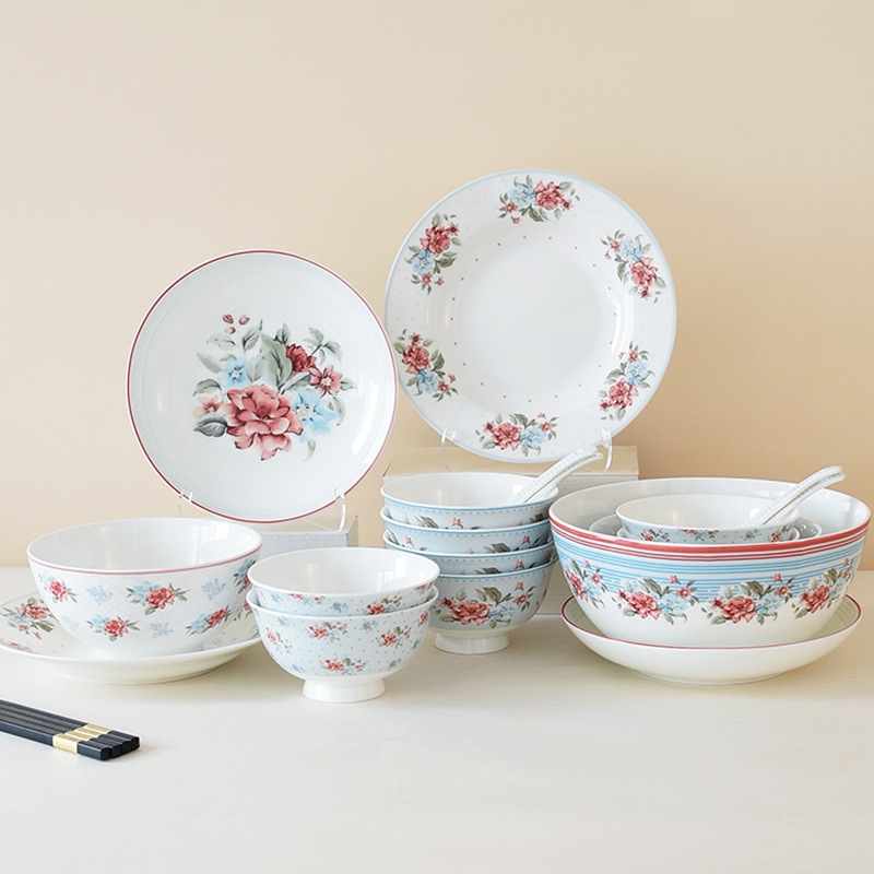 Juego de vajilla de porcelana de hueso de alto valor con flores románticas, platos, cucharas, vajilla de cerámica para bodas, vajilla de regalo para 4 personas image 1