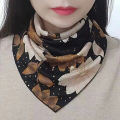 新商品のマフラーの女性は秋冬の薄いタイプの頚椎の首のカバーに合わせて保温のファッションの偽の襟のマフラーの三角タオルをつけます。