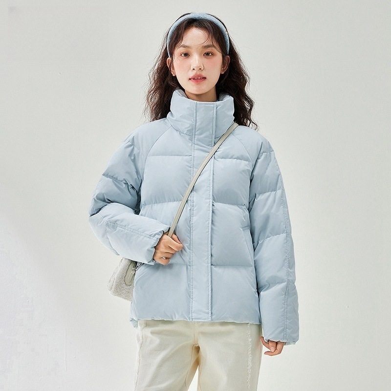 레이크 블루 색상이 더 어둡습니다.