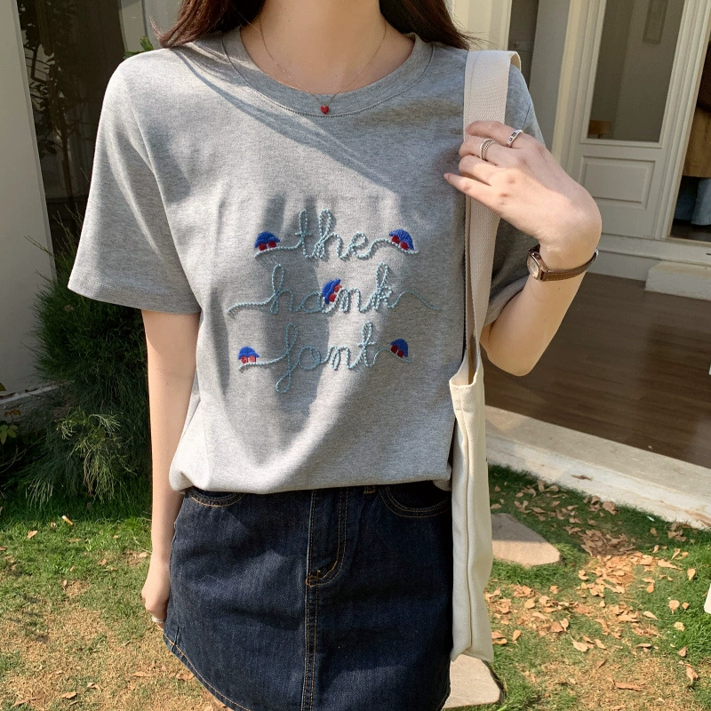 Настоящая хлопковая рубашка с короткими рукавами для женщин, летняя новая стильная рубашка с вышитым цветком, короткий топ на правое плечо с круглым вырезом, женская одежда в корейском стиле