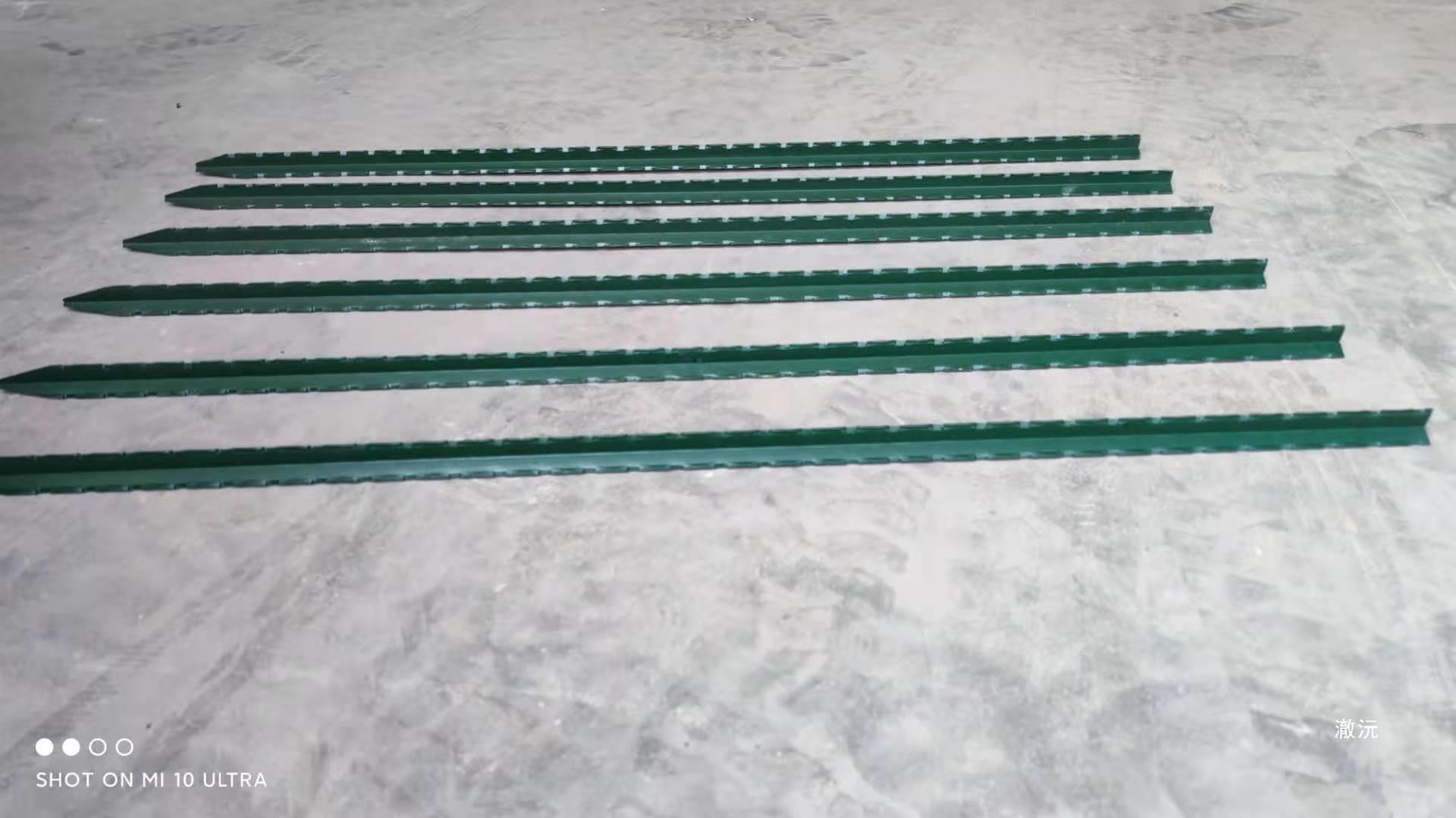 牛栏网铁丝网柱立柱Y型三角实心柱尖头柱加厚养殖牛羊户外围直销