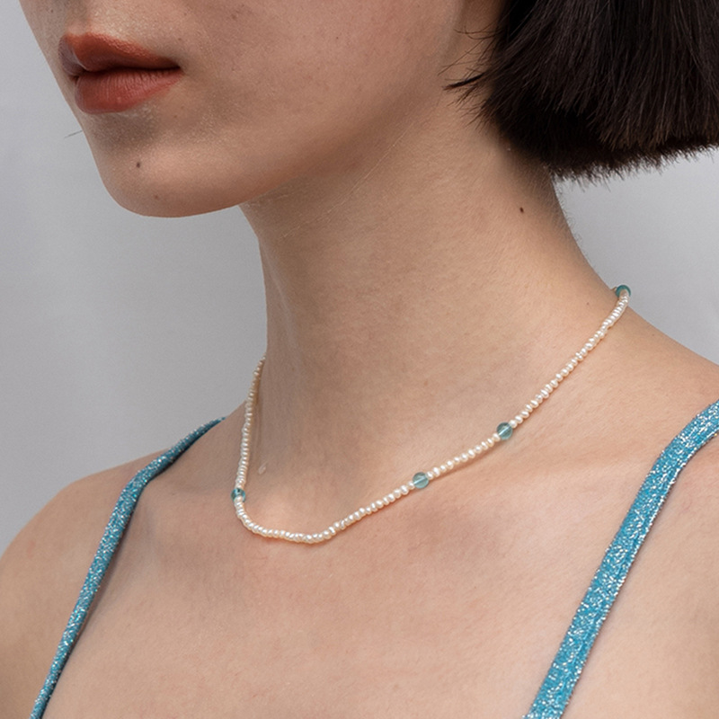 Sapphire minimalistic elegant necklace from pearl