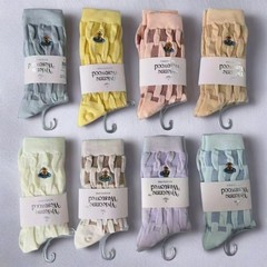 新しいスタイルのクイーンマザー刺繍入りレディースソックス、日本のトレンディなブランド、女性用の耳付きソックス、ルーズフィット、多用途の学生ソックス