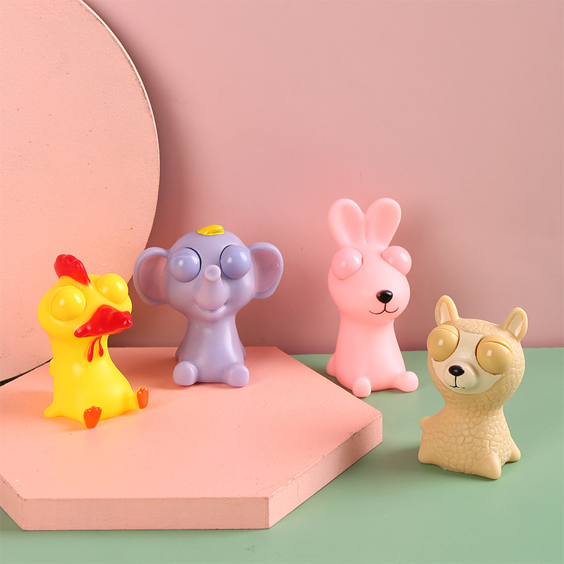 Cross-border wholesale of cartoon animal plush toys with squinting eyes, squeezing action, and bursting eyes.
