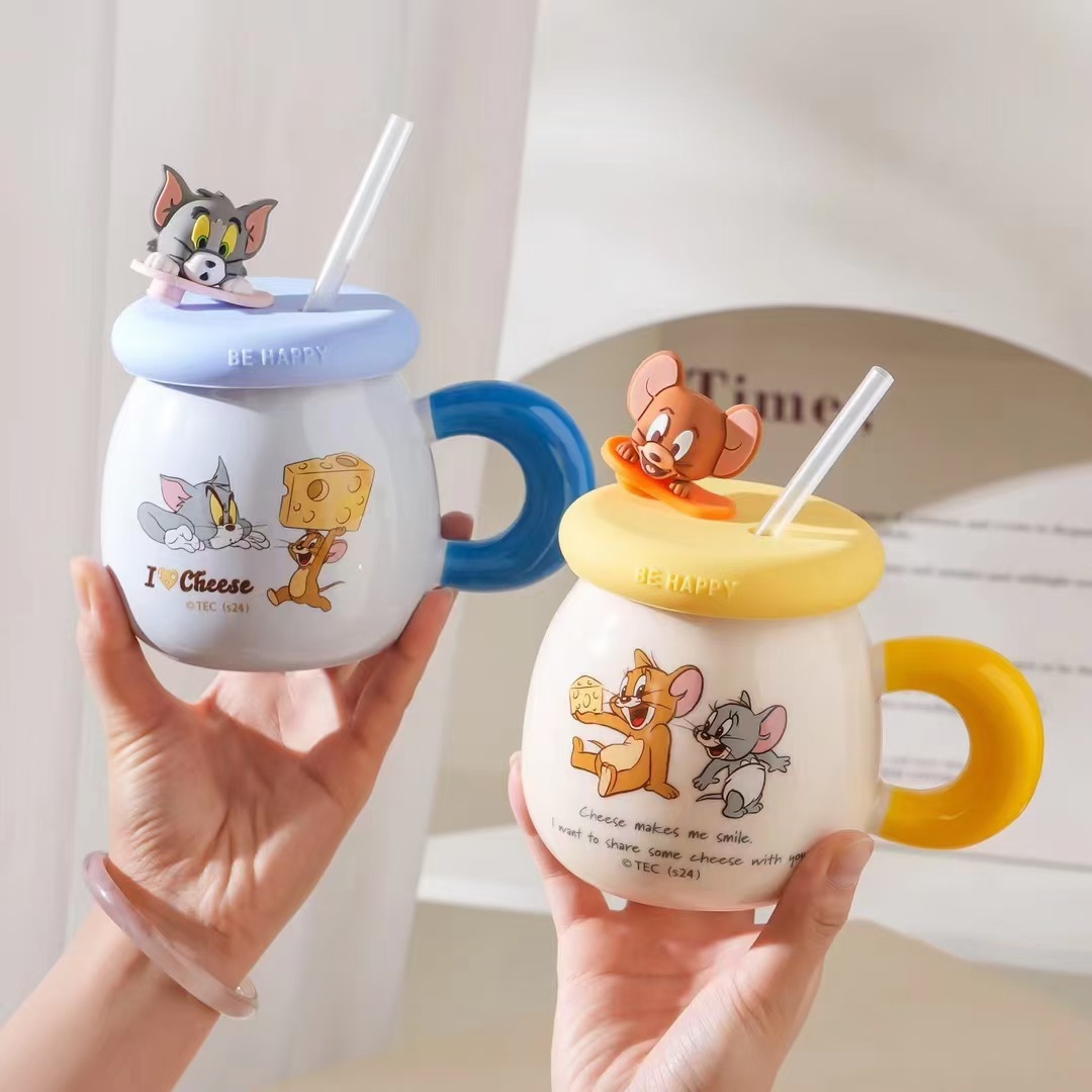 Creativo auténtico autorizado gato y ratón taza de cerámica de dibujos animados taza de agua de paja acompañante regalo de alto valor de taza de desayuno