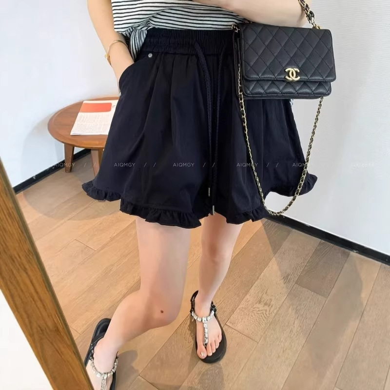 Plus-Size Women's Shorts, High-Waisted, Slimming Wide-Leg Pants, Black Elastic Waist, Ruffled Edge, Loose Skirt Pants for Women, Ins Style