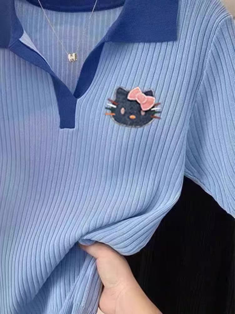 Áo thun nữ tay ngắn cổ polo chất liệu lụa đá thêu hình mèo — bầu trời xanh chi tiết 3