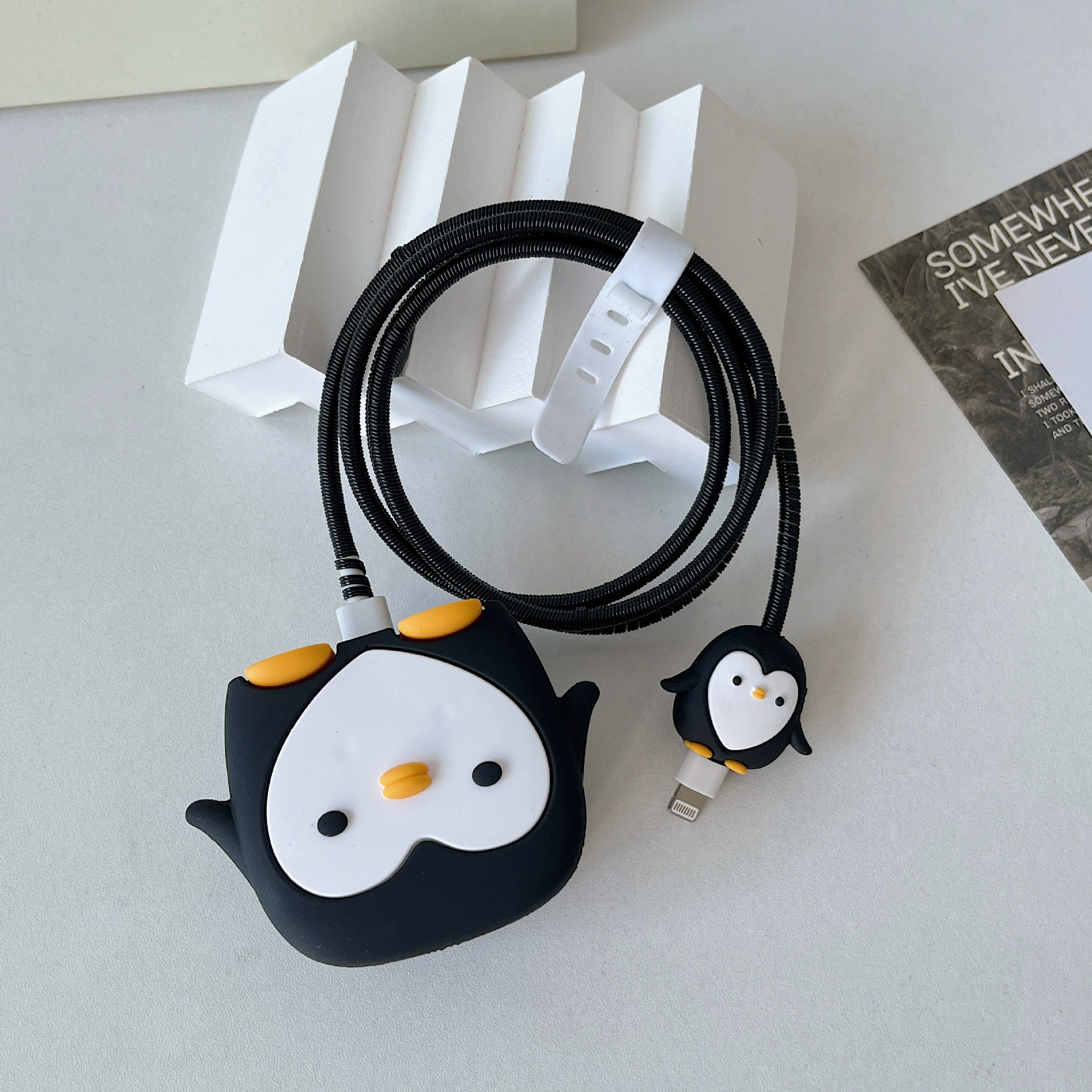 Электрический защитный чехол Chameleon подходит для трехконтактного защитного чехла зарядной головки Apple британского стандарта мощностью 25 Вт для предотвращения поломки.