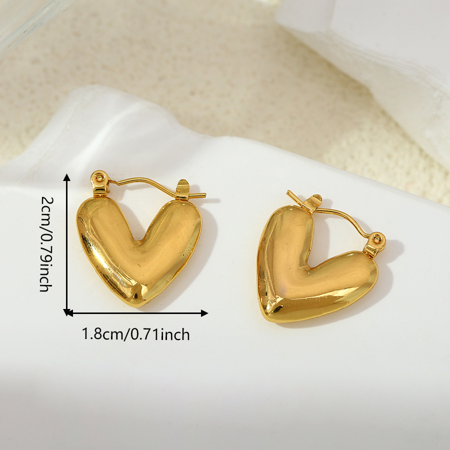 Europa y los Estados Unidos nuevo amor de tendencia universal perfiles de orejas femeninas de alto nivel retro estilo de puerto temperamento de acero inoxidable no se desvanece orejas