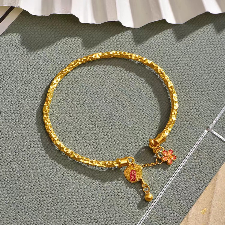 Vietnam Shajin Hammer Nafu-armbånd Kinesisk stil Nasjonal tidevann Antikk stil Håndlaget hammer gullarmbånd Vintage åpningsarmbånd_voghion.com