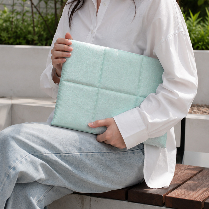 Korean in-stock cross-border puff grid laptop bag 13inch suitable for MacBook, shockproof storage bag