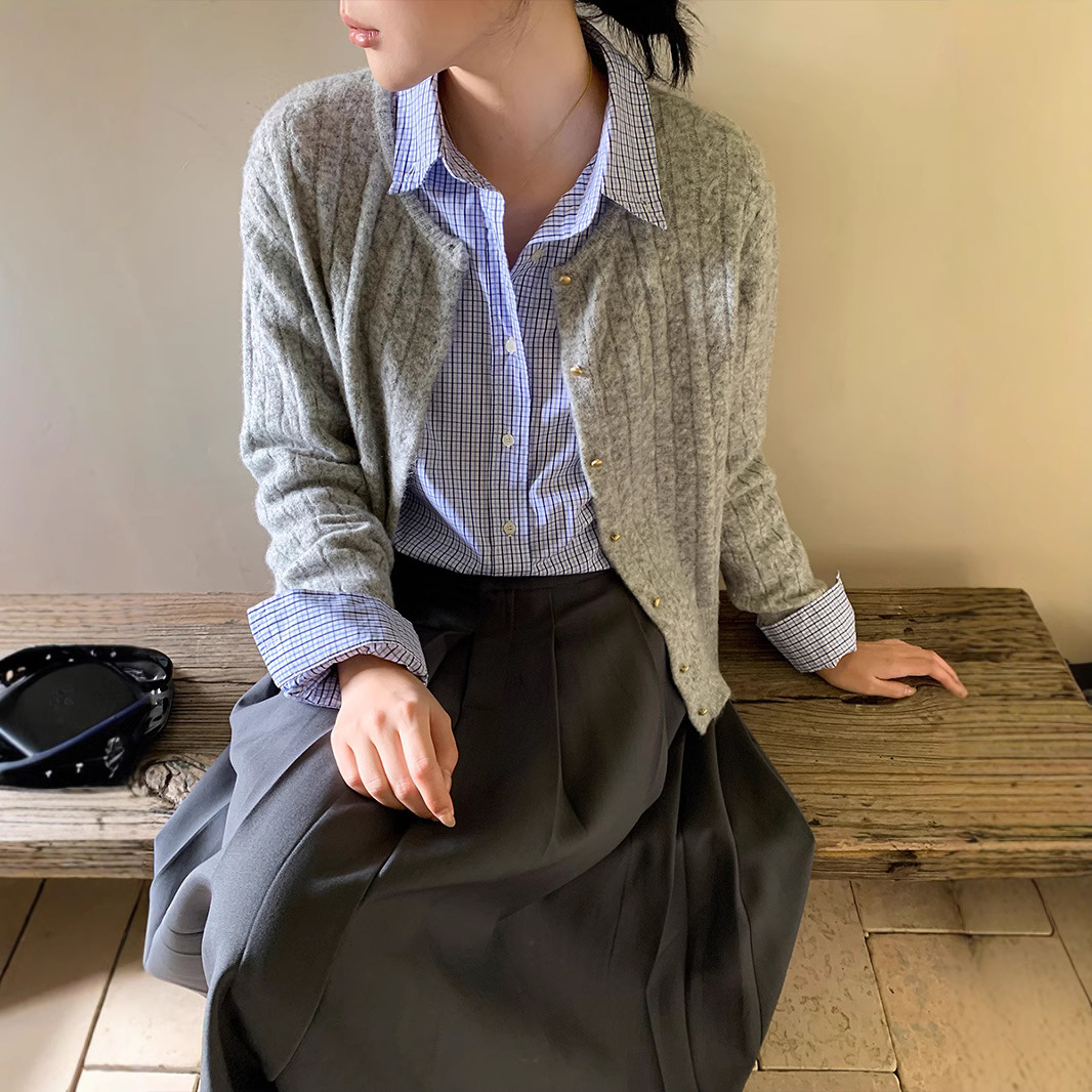 파란 격자 무늬 셔츠 코트 여성의 가을 2024 새로운 디자인 센스 틈새 셔츠 캐주얼 느슨한 긴 소매 탑