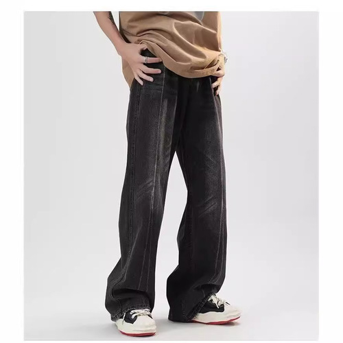 Stylish, trendy, and effortlessly versatile: Men's high-end, vintage-inspired straight-leg, loose-fit denim—unisex design.