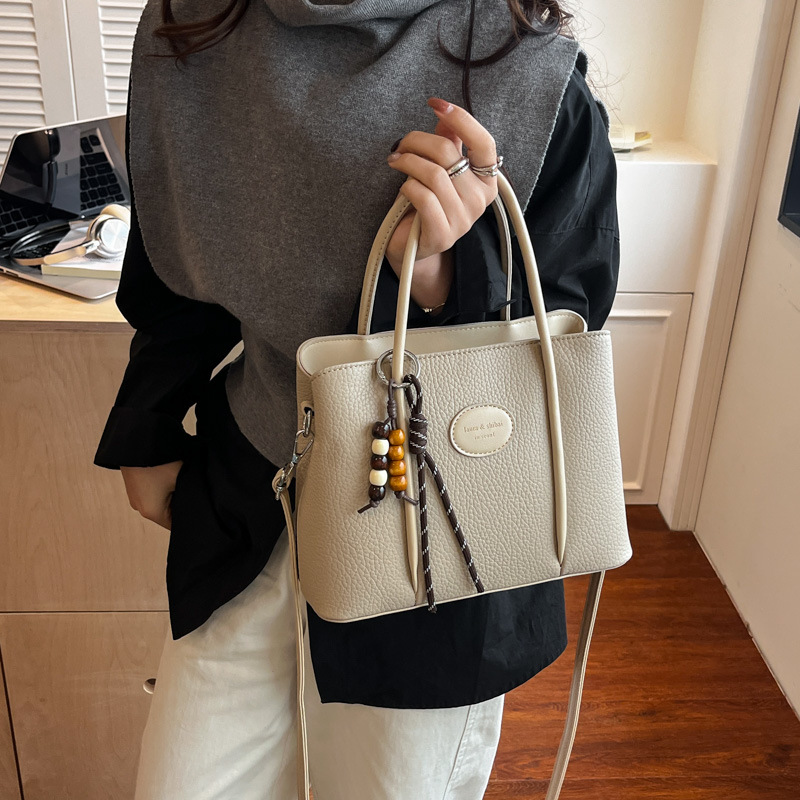 Bolso de mano para mujeres 2025 nuevo estilo de invierno de alta calidad nicho lujoso retro bolso de hombro bolso de balde de agua image 4