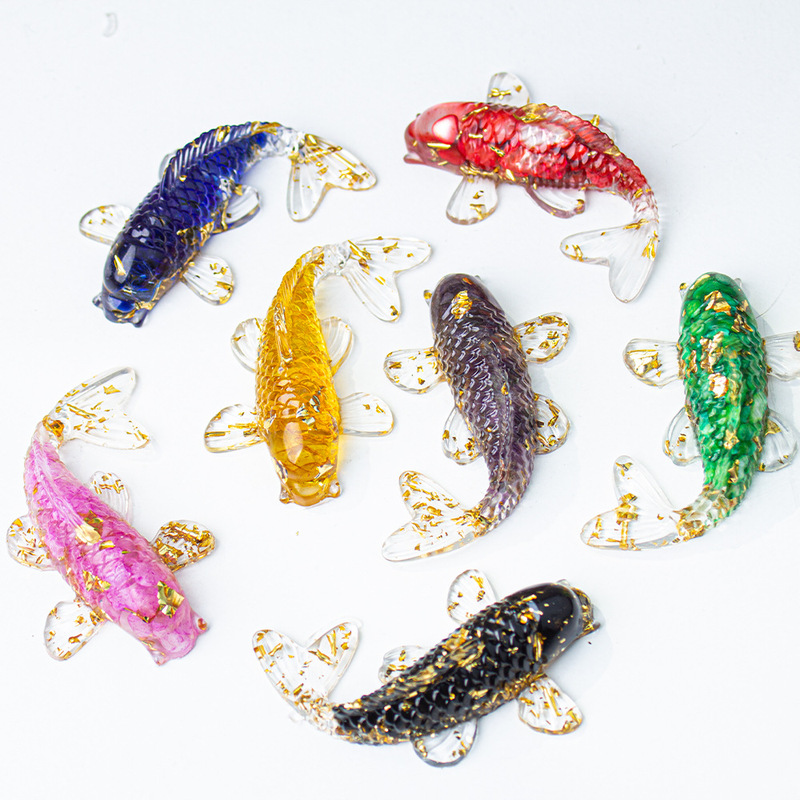 Cross-border Hot Sale Natural Crystal Gravel Glue Drop Small Fish Decoration Ornaments Car Office Desktop Car Ornaments