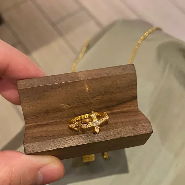Trendy Minimalist Cross Fashion Open Ring for Women, Cool Style, Light Luxury, High-End Feel, One-Piece Wholesale