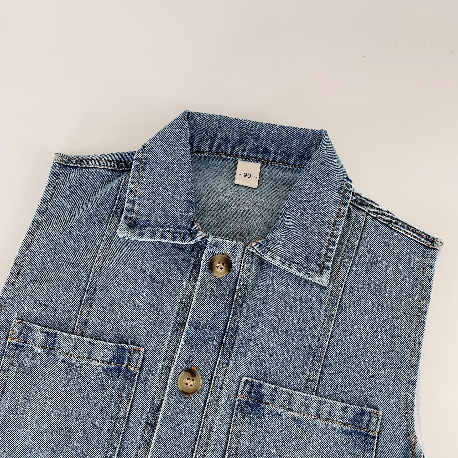 Mai Bao chaleco de niños 2025 nuevo estilo coreano de ropa de otoño para niños vaqueros de estilo masculino y femenino chaleco de bebé ropa infantil al por mayor