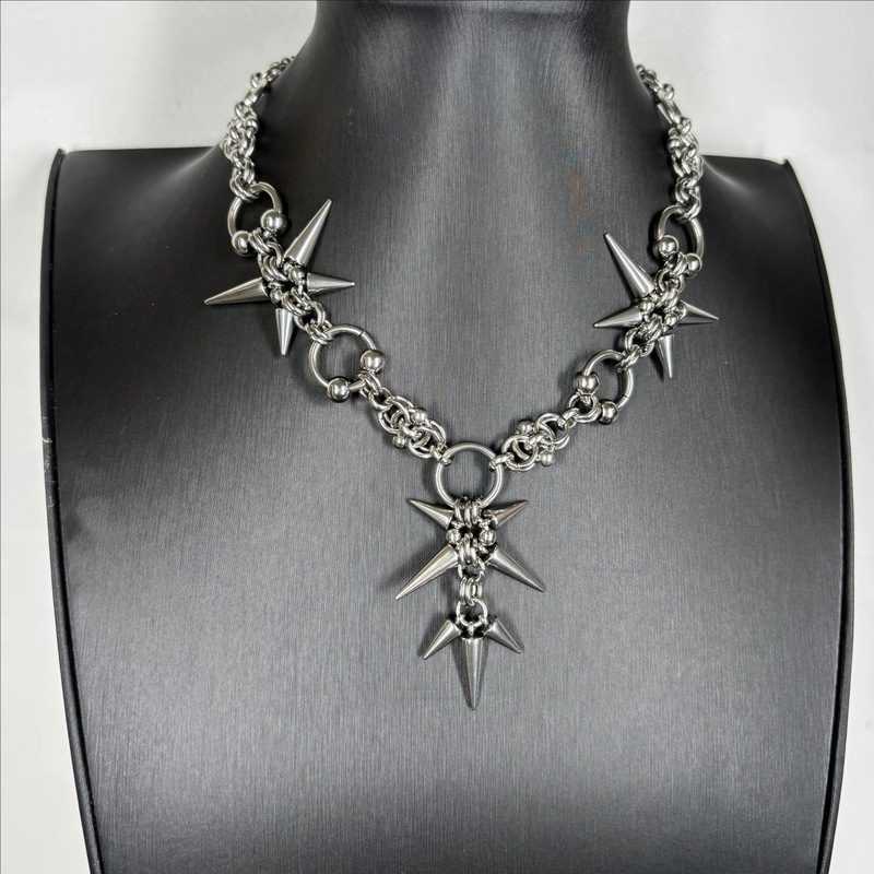 Titanium Steel Punk Spiked Dark Rivet Necklace for Men and Women, Trendy Hip-Hop High-End Cool Style Clavicle Chain Accessory Titanium Steel Punk Spiked Dark Rivet Necklace for Men and Women, Trendy Hip-Hop High-End Cool Style Clavicle Chain Accessory
