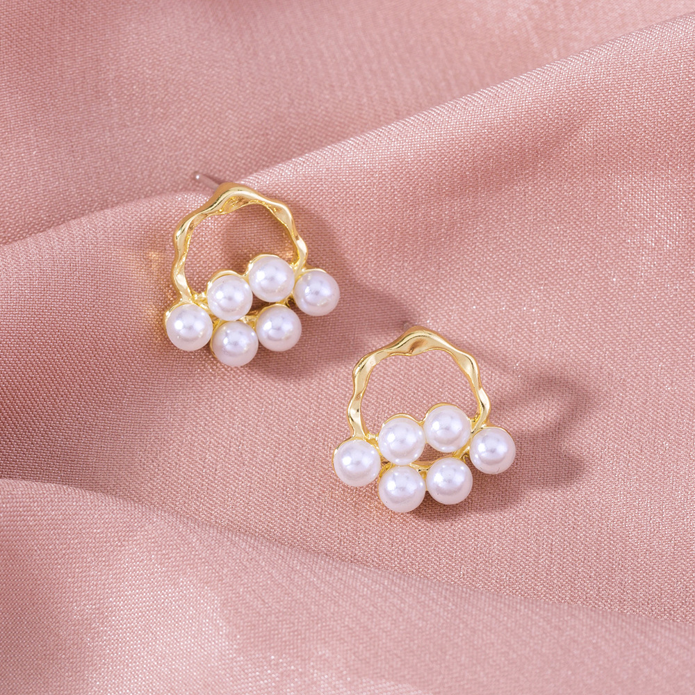 Fashion Special-shaped Geometric Pearl Copper Earrings Wholesale Nihaojewelry display picture 1
