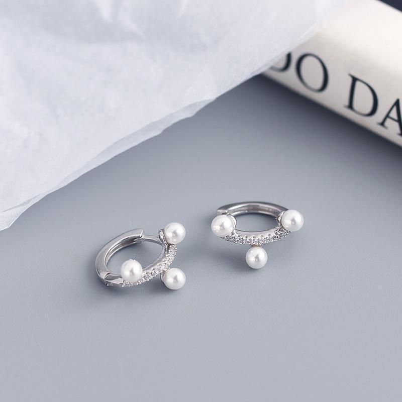 Korean fashion diamondstudded pearl earrings ear jewelrypicture6