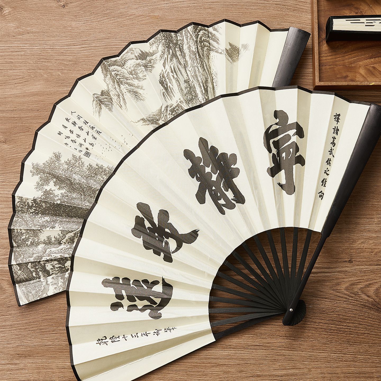 Ventilador plegable antiguo personalizado publicidad de verano ventilador masculino ventilador plegable portátil de tela de seda 8 pulgadas 10 pulgadas en stock image 3