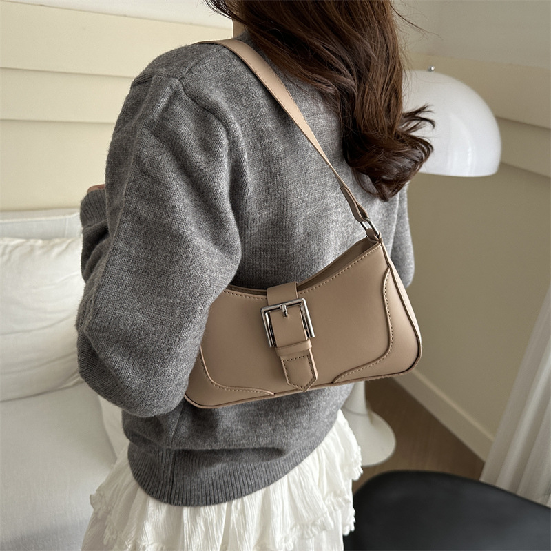Bolso pequeño súper caliente de alta gama para mujer 2024 nuevo bolso de hombro popular de todo fósforo bolso de barra de axila de moda bolso pequeño