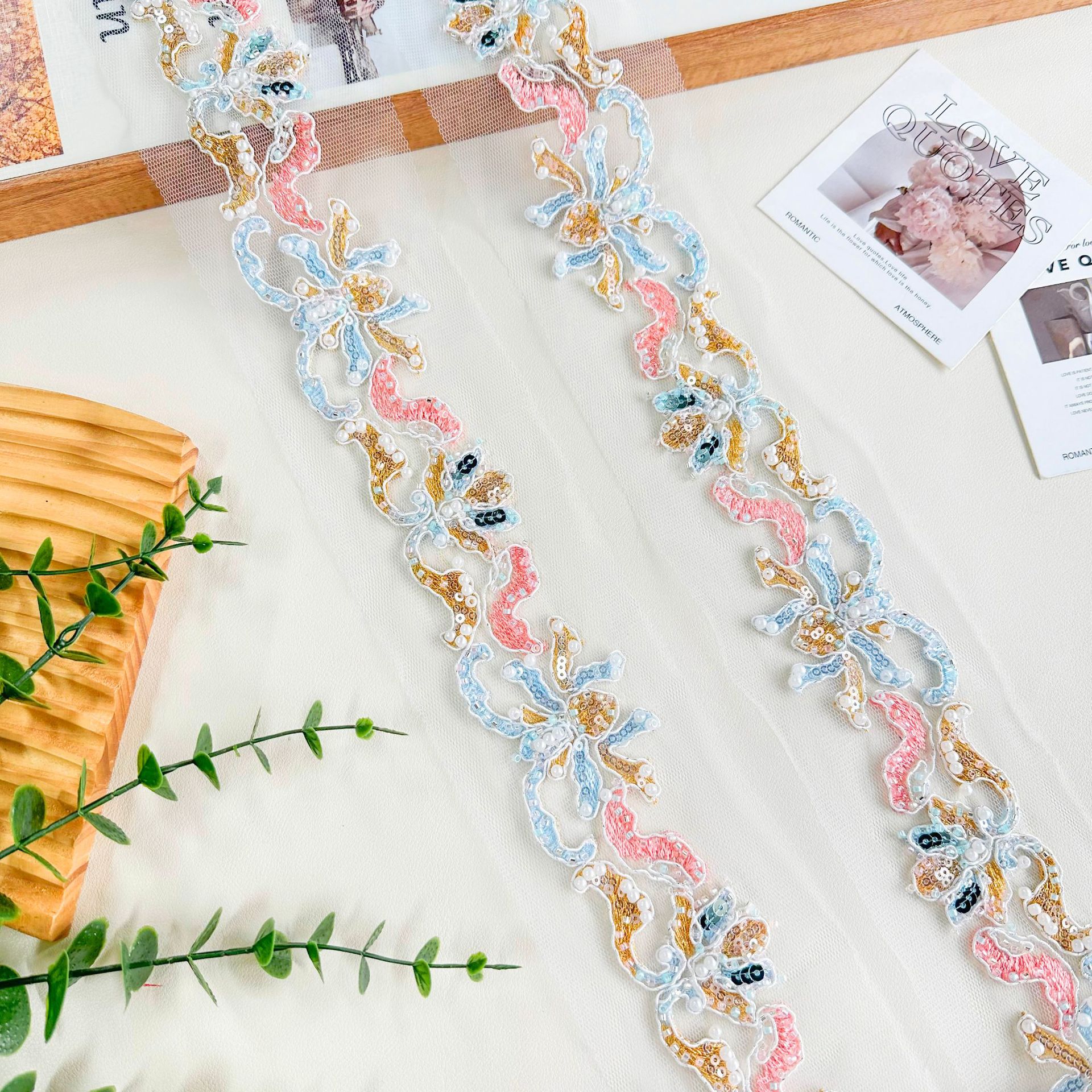 Accesorios de encaje de sequillas de color DIY ropa de decoración con bordado de perlas de flujo de falda nueva mano china