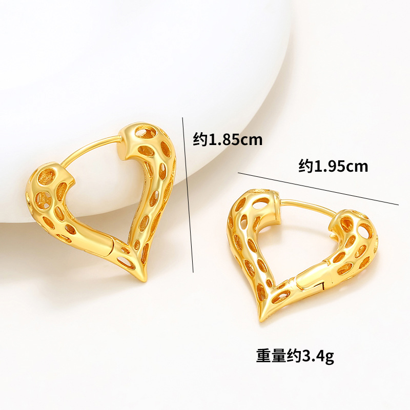 Xuping joyas de aleación de amor agujero orejas de orejas de moda femenina temperamento frío estilo de corazón simple pendientes