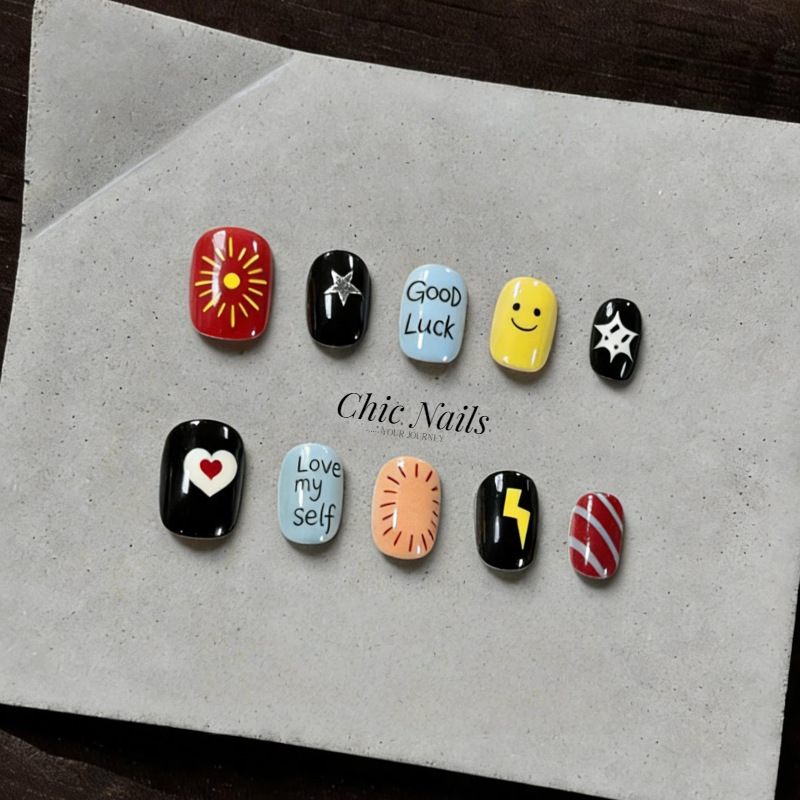 Wearing Nail Stickers for the New Year Brings Good Luck, Cute Smiley Face Patches, Korean-Style Fake Nails, Contrasting Colors That Make Your Skin Look Whiter, Nail Art