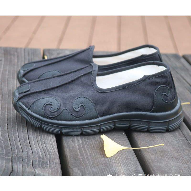 Wudang Mountain Taoist Shoes, Breathable Tai Chi Practice Shoes, Spring-Style Slip-On Shoes with Soft Soles, Non-Slip, Chinese-Style Traditional Cloud Shoes