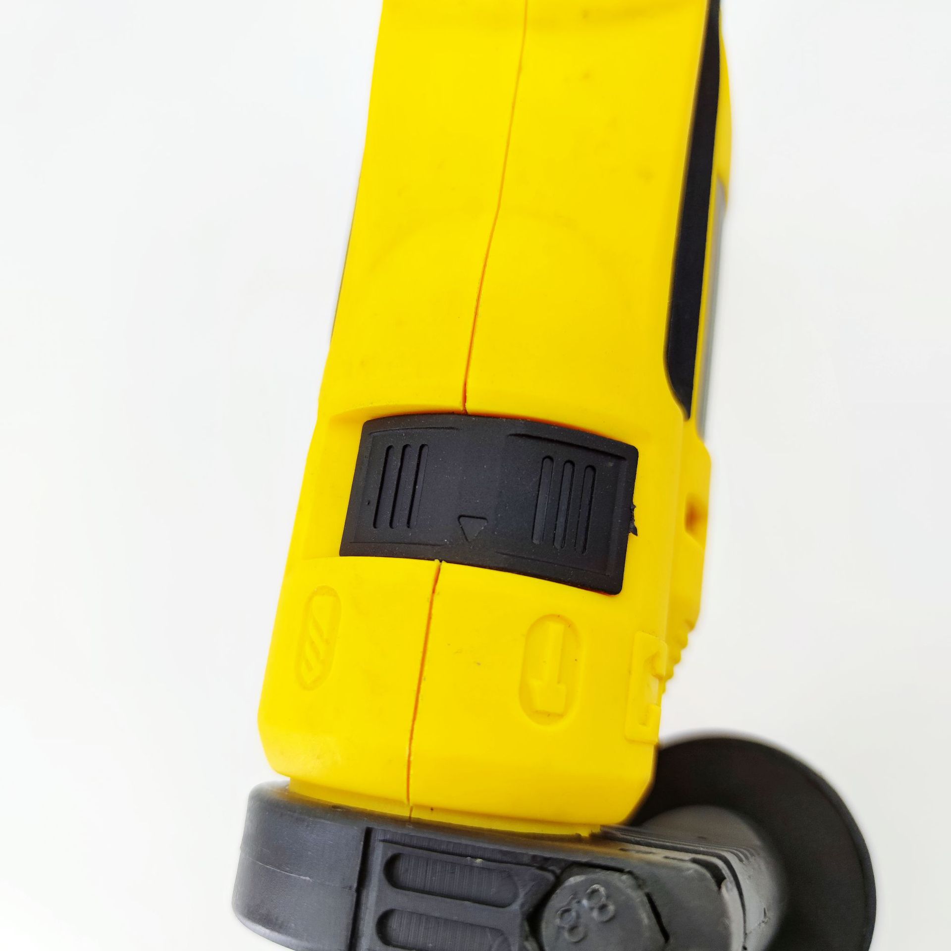 140b33aac2e037db4d7fbd7ca16896