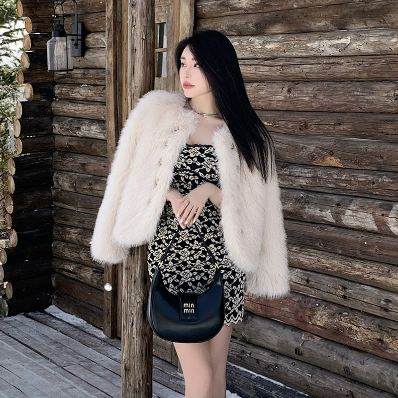 Зимняя куртка в французском стиле, свободный крой, искусственный мех, one size (абрикосовый/белый)