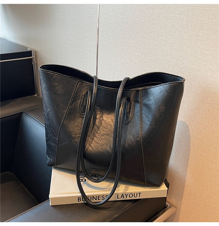 2024 niche design tote new high-end commuting women's large capacity shoulder bag trend_voghion.com