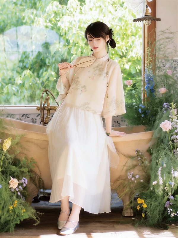 Real Shot of a New Chinese-Style Beauty Outfit: Retro Hanfu with Diagonal Collar, Elegant Stand-Up Collar, and Buttoned Top Paired with a Women's Skirt Set Real Shot of a New Chinese-Style Beauty Outfit: Retro Hanfu with Diagonal Collar, Elegant Stand-Up Collar, and Buttoned Top Paired with a Women's Skirt Set
