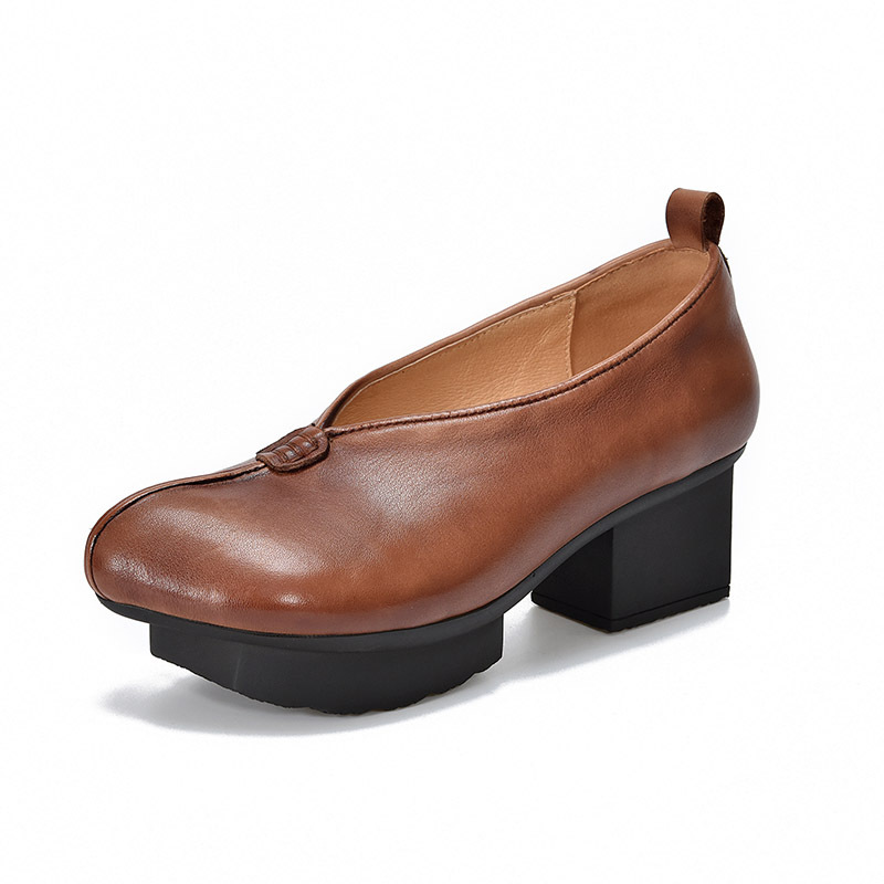 Темно коричневый